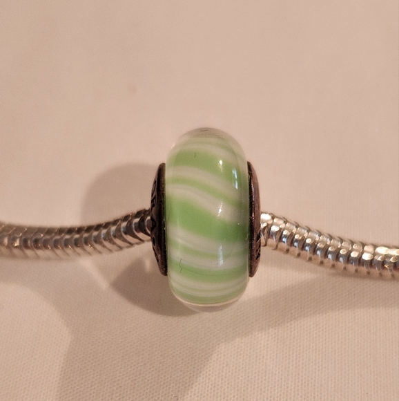 Pandora Green Candy Stripes Murano Glass and Sterling Silver Charm Bead 790685 - Picture 1 of 4
